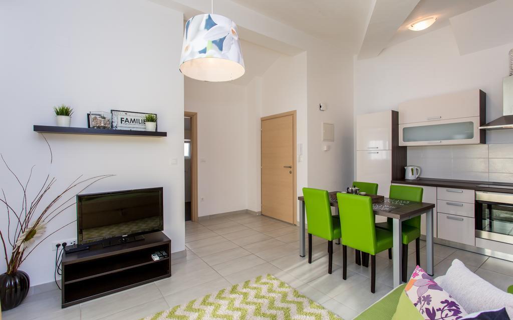 Apartments Matea Башка Екстер'єр фото